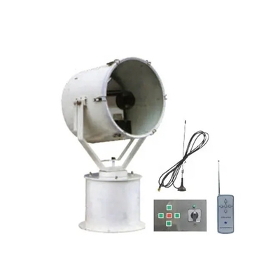 ampoule réglable Marine Searchlight tenue dans la main de projecteur de bateau